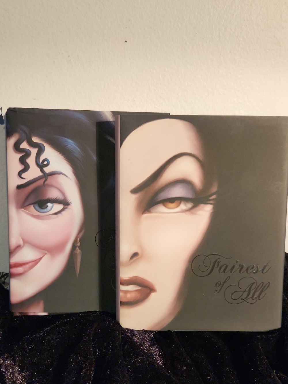 Disney Villains Book Set By Serena Valentino - Picture 4 of 5